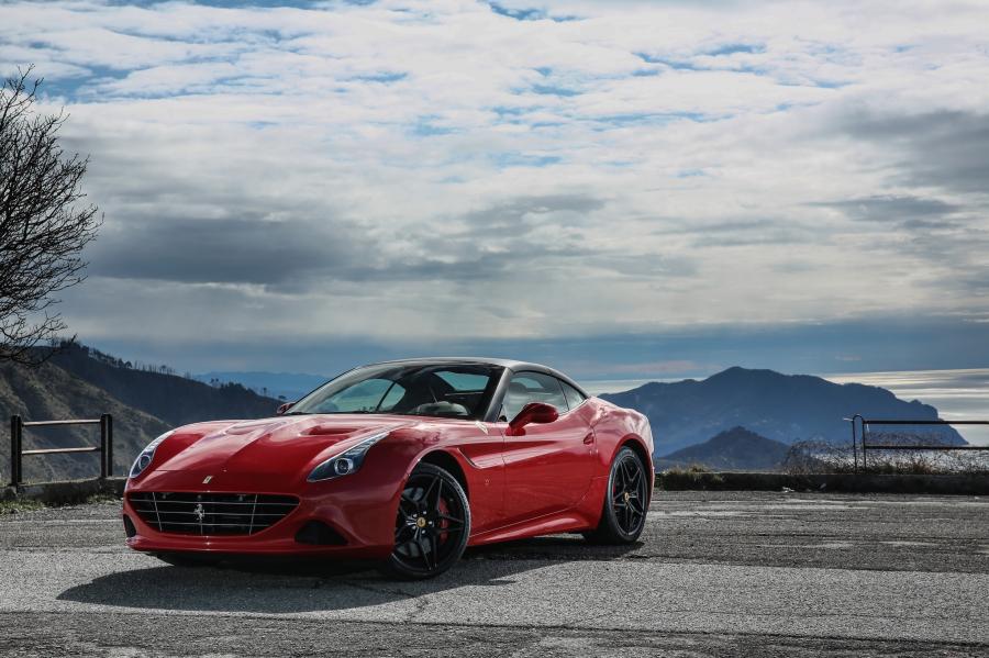  Ferrari California T HS 2016 года  (фото 16 из 34)